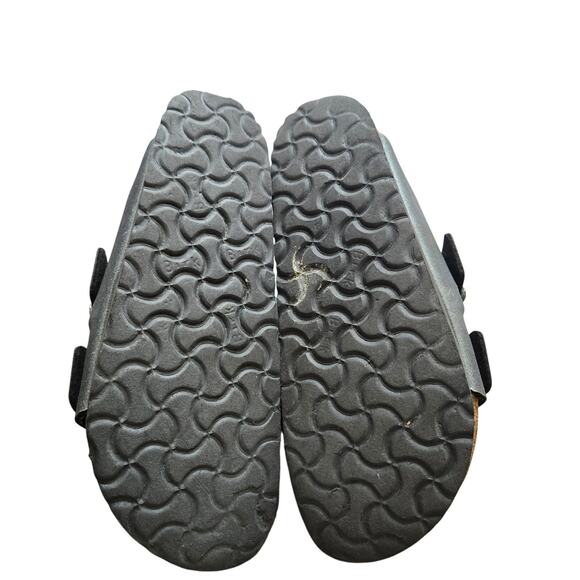 Birkenstock Arizona sandals in a shade of grey - Picture 8 of 8